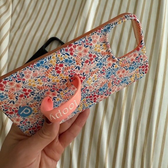 Loopy Cases (2) IPhone 13 - Picture 4 of 4